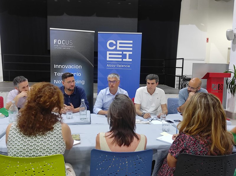 El comit� organizador de Focus Pyme l'Alcoi�, El Comtat i la Vall d'Albaida celebra su primera reuni�n en Alcoy