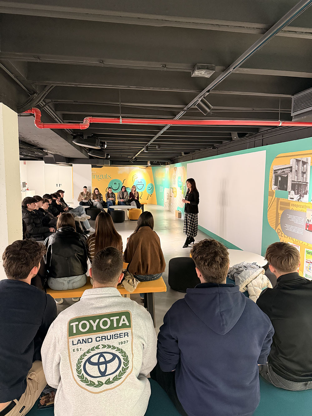 ADE visita los servicios centrales de Caixa Popular dentro del programa de Digital Business