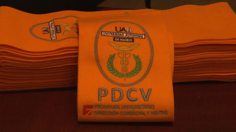 La Direcci�n Comercial se grad�a