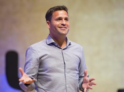 �No ser diferente es un suicidio empresarial�