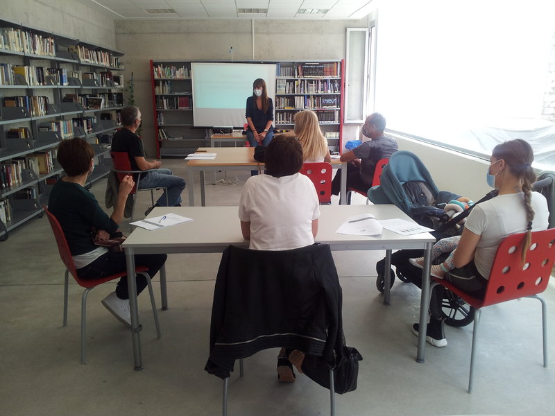 Tibi acoge un programa de formaci�n para negocios locales